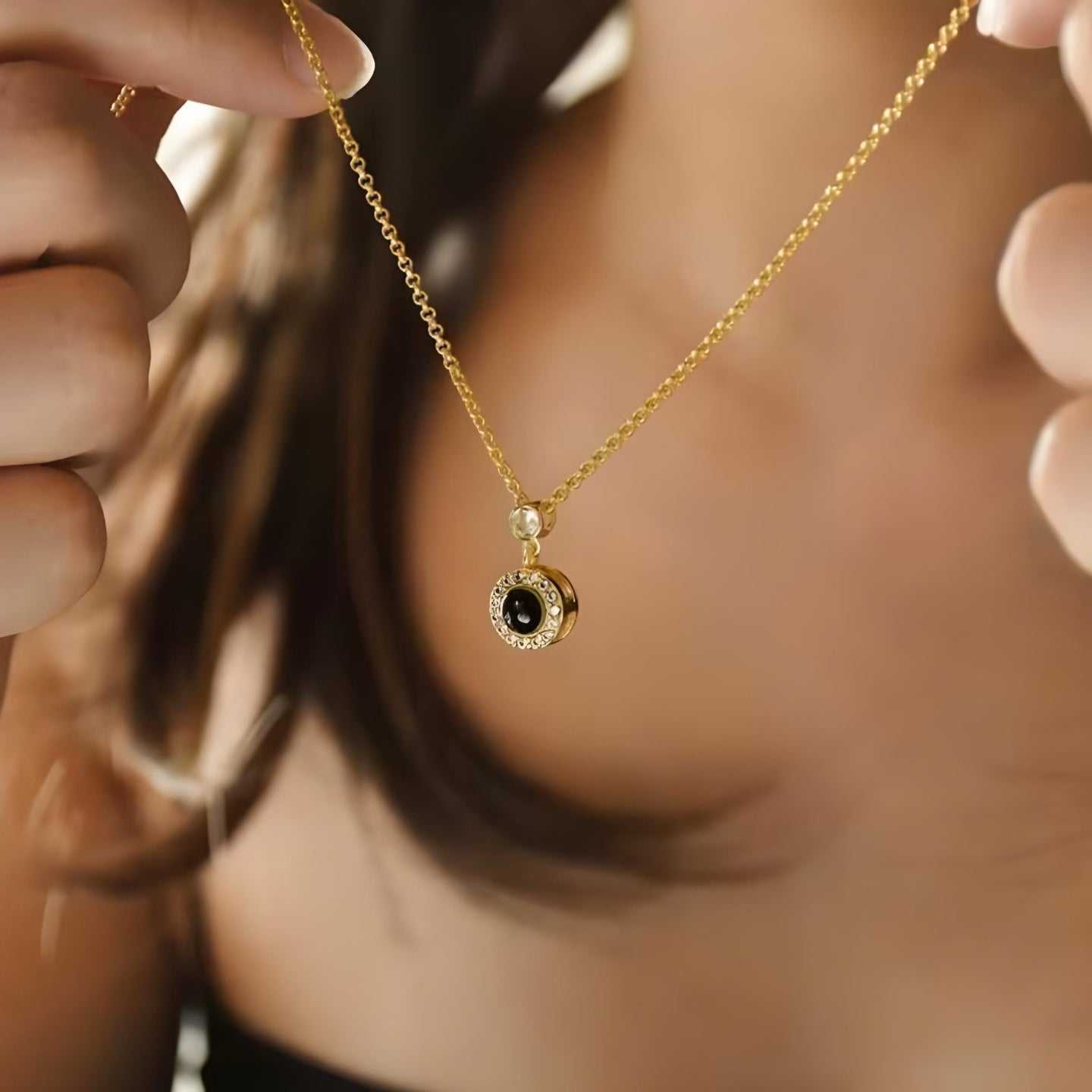 HORUS ORSO ROSA ETERNA™ | Collana occhio zirconato con Microfoto - Rosso / Oro 18K