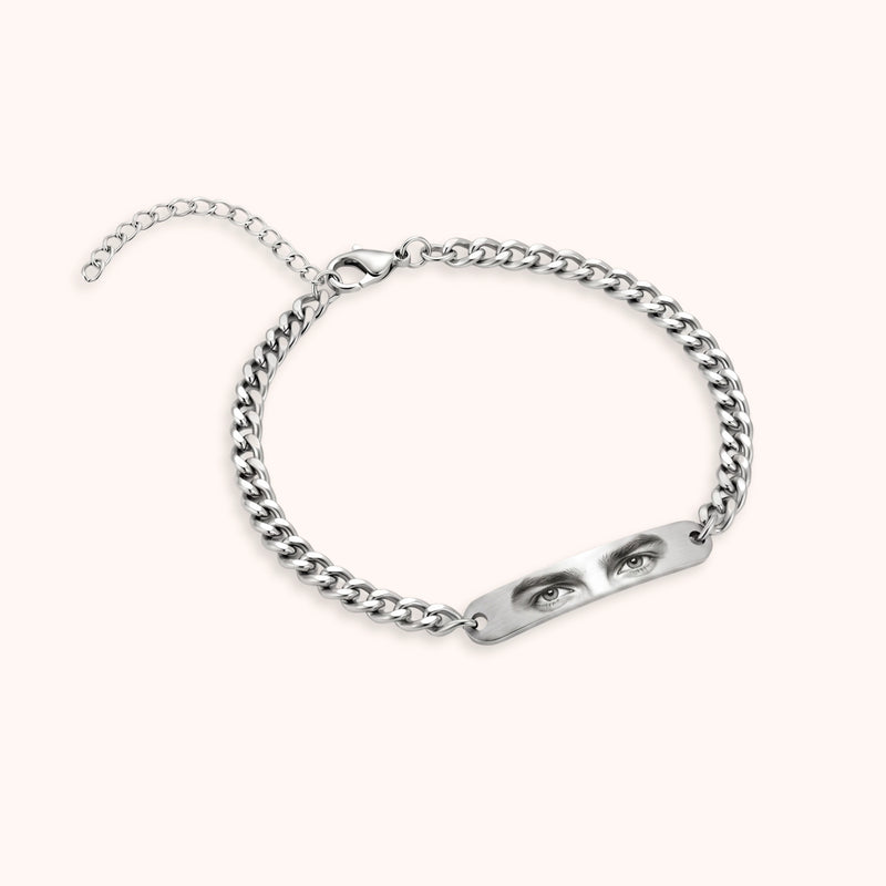 Bracciale con sguardo inciso